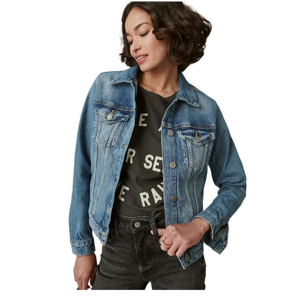 Lucky Brand Classic Distressed Tomboy Trucker Denim Jean Jacket Vintage Wash S